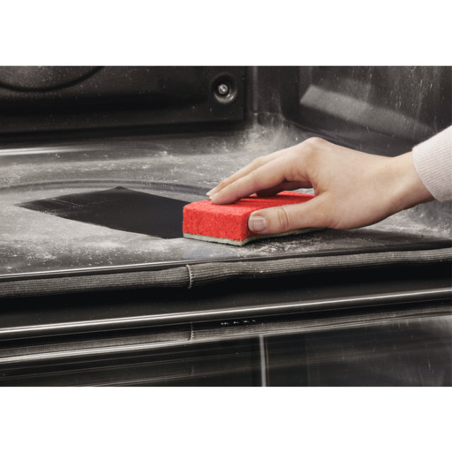 AEG BSE978330M 
Connected SteamCrisp Quarter Steam + Pyrolytic oven with Command Wheel control, HD T