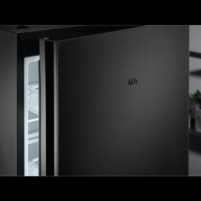AEG RCB732E4MG Fridge Freezer, 60cm, Frost Free,  E Energy