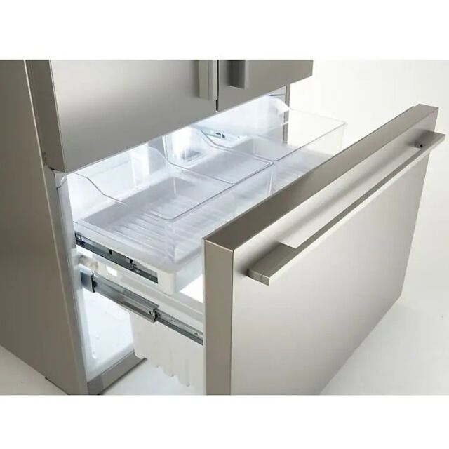 Fisher and Paykel RF610ADJX7 Fisher & Paykel RF610ADJX7 90cm Frost Free American Fridge Freezer - St