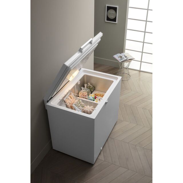 Hotpoint CS1A250HFA1 Chest Freezer 101cm, Manual Defrost, F Energy