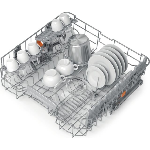 Hotpoint HFC3C26WCBUK Freestanding Full Size Dishwasher 14 Places, D Energy