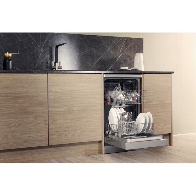 Hotpoint HSFE1B19SUKN Freestanding Slimline Dishwasher 10 Place Settings, F Energy