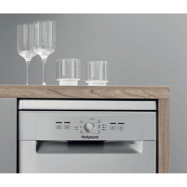 Hotpoint HSFE1B19SUKN Freestanding Slimline Dishwasher 10 Place Settings, F Energy