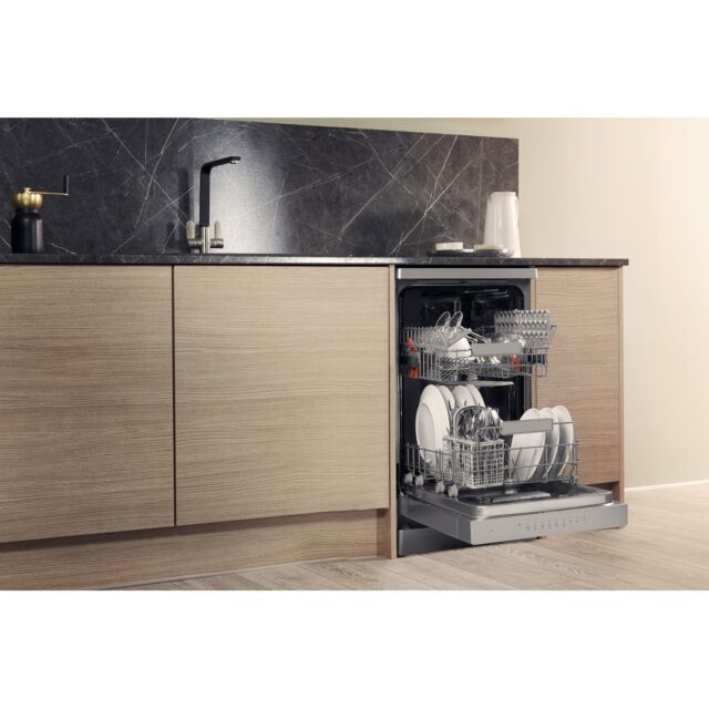 Hotpoint HSFO3T223WXUKN Freestanding Slimline Dishwasher 10 Place Settings, E Energy