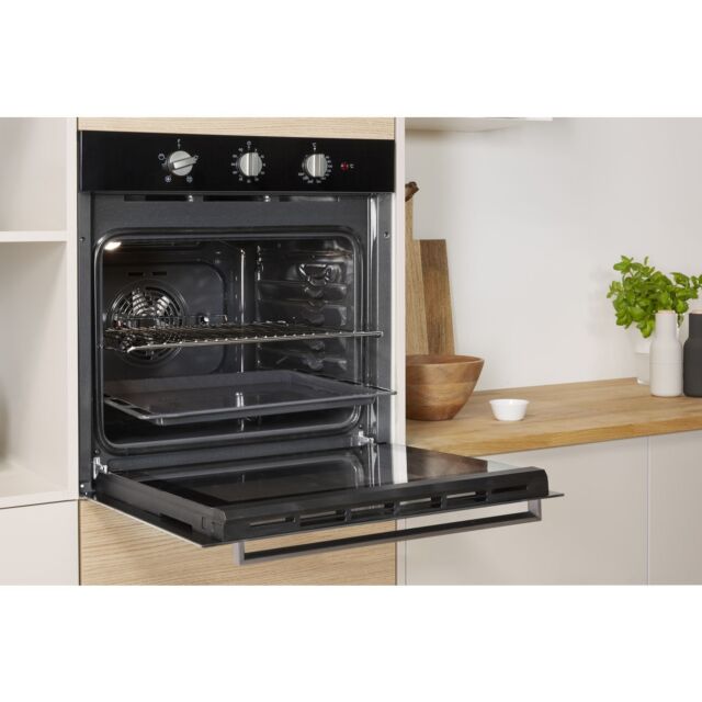 Indesit IFW6330BL Enamel Interior, Single Fan Oven, Electric, A Energy