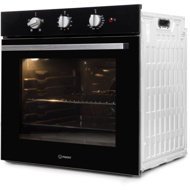 Indesit IFW6330BL Enamel Interior, Single Fan Oven, Electric, A Energy