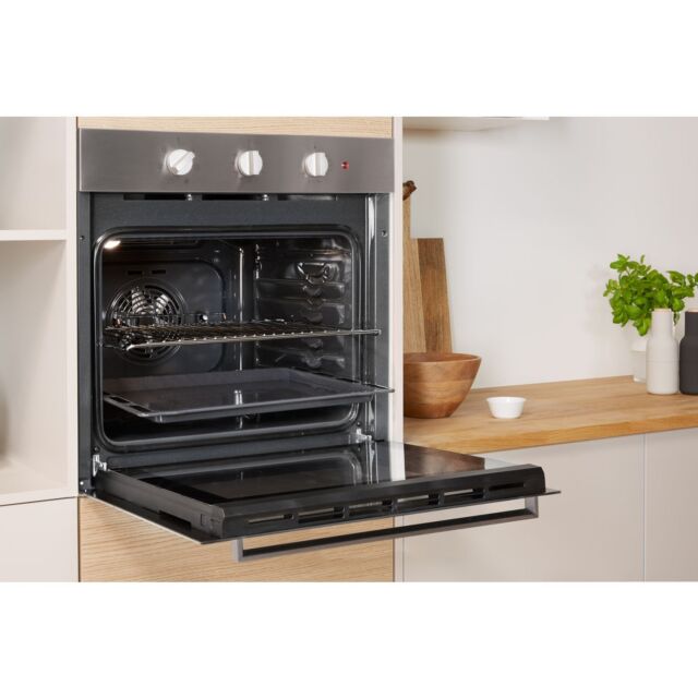 Indesit IFW6330IX Enamel Interior, Single Fan Oven, Electric, A Energy