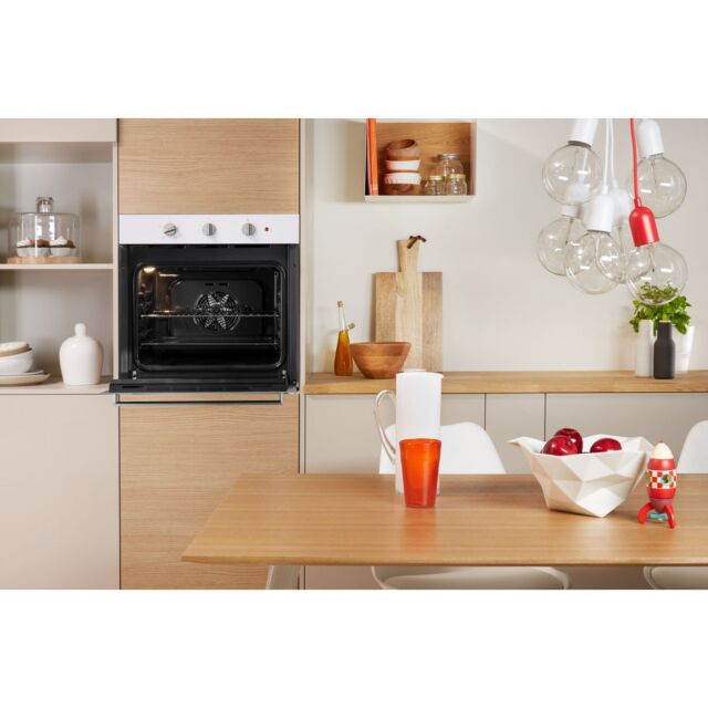 Indesit IFW6330WHUK Enamel Interior, Single Fan Oven, Electric, A Energy
