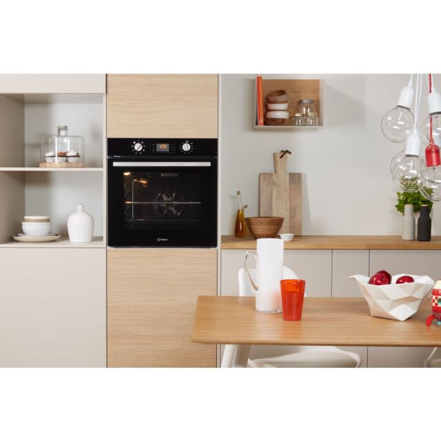 Indesit IFW6340BLUK Enamel Interior, Single Fan Oven, Electric, A Energy