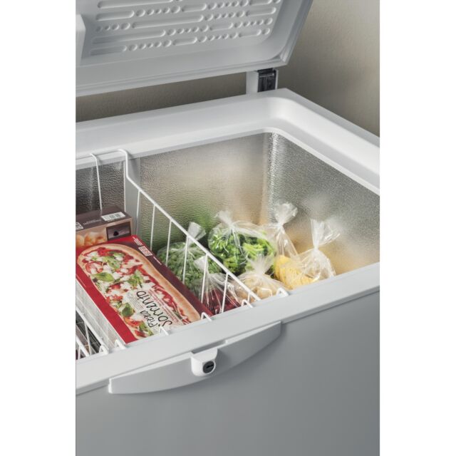 Indesit OS1A250H21 Chest Freezer 101cm, Manual Defrost, F Energy