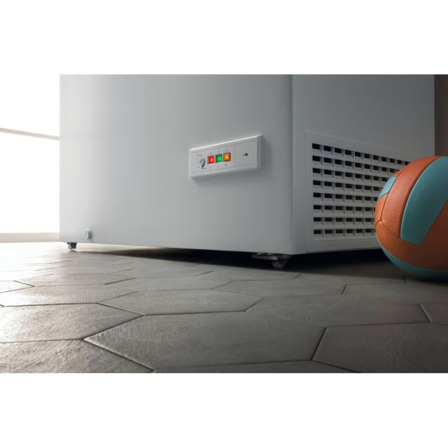 Indesit OS1A250H21 Chest Freezer 101cm, Manual Defrost, F Energy