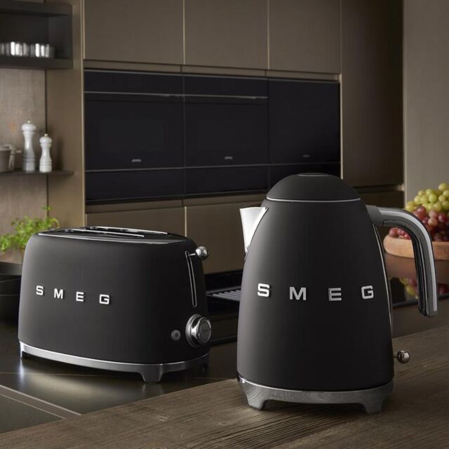 Smeg KLF03BLMUK 50's Style MATT Black Kettle