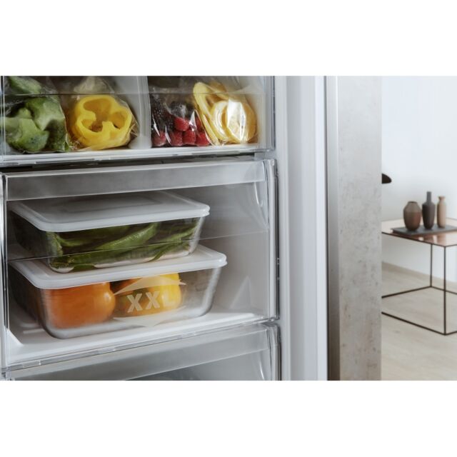 Whirlpool UW8F2CXLSB2 Freezer, 60cm, Frost Free, E Energy